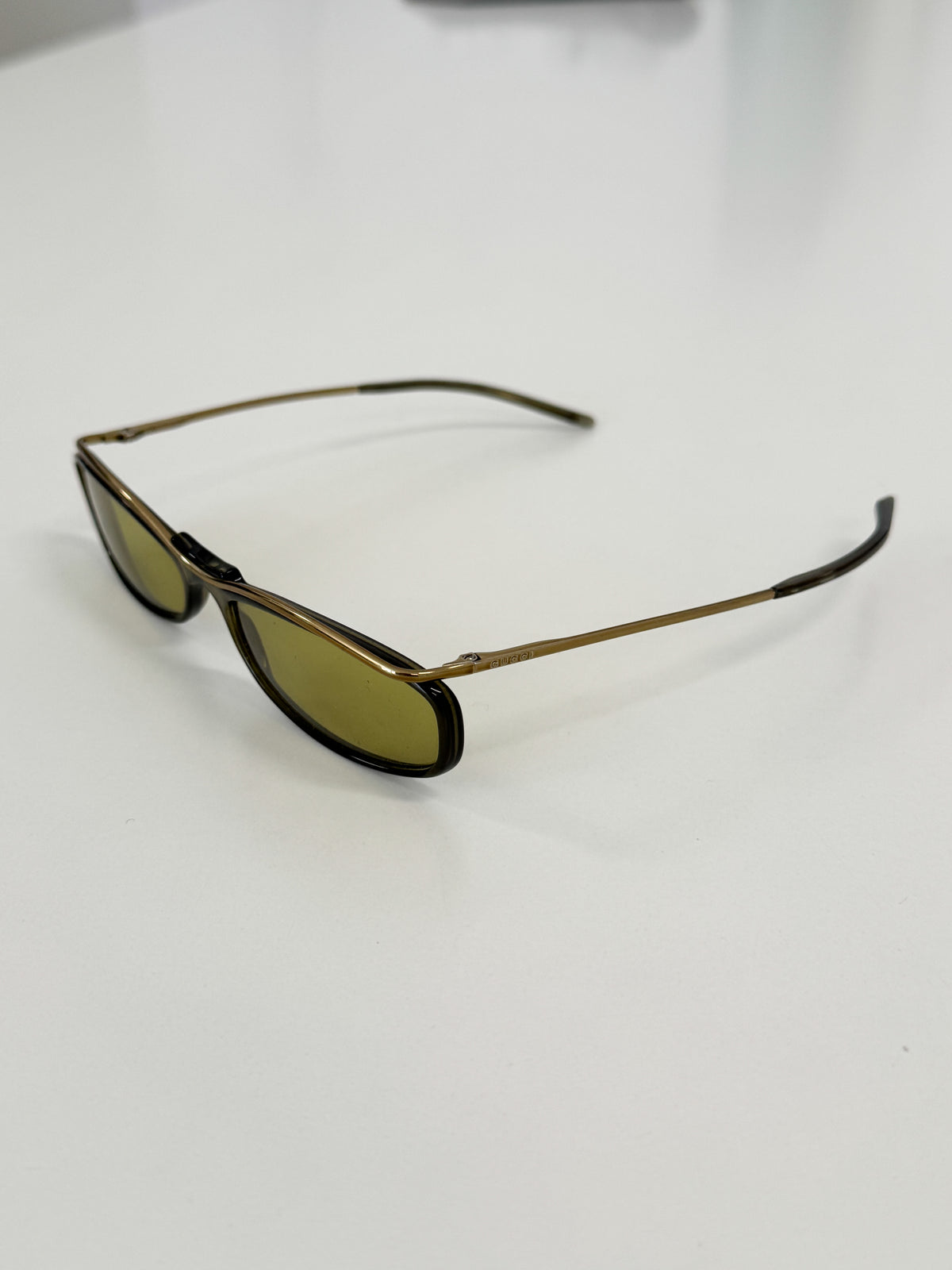 Gucci Floating Frame Sunglasses Gold FW2001