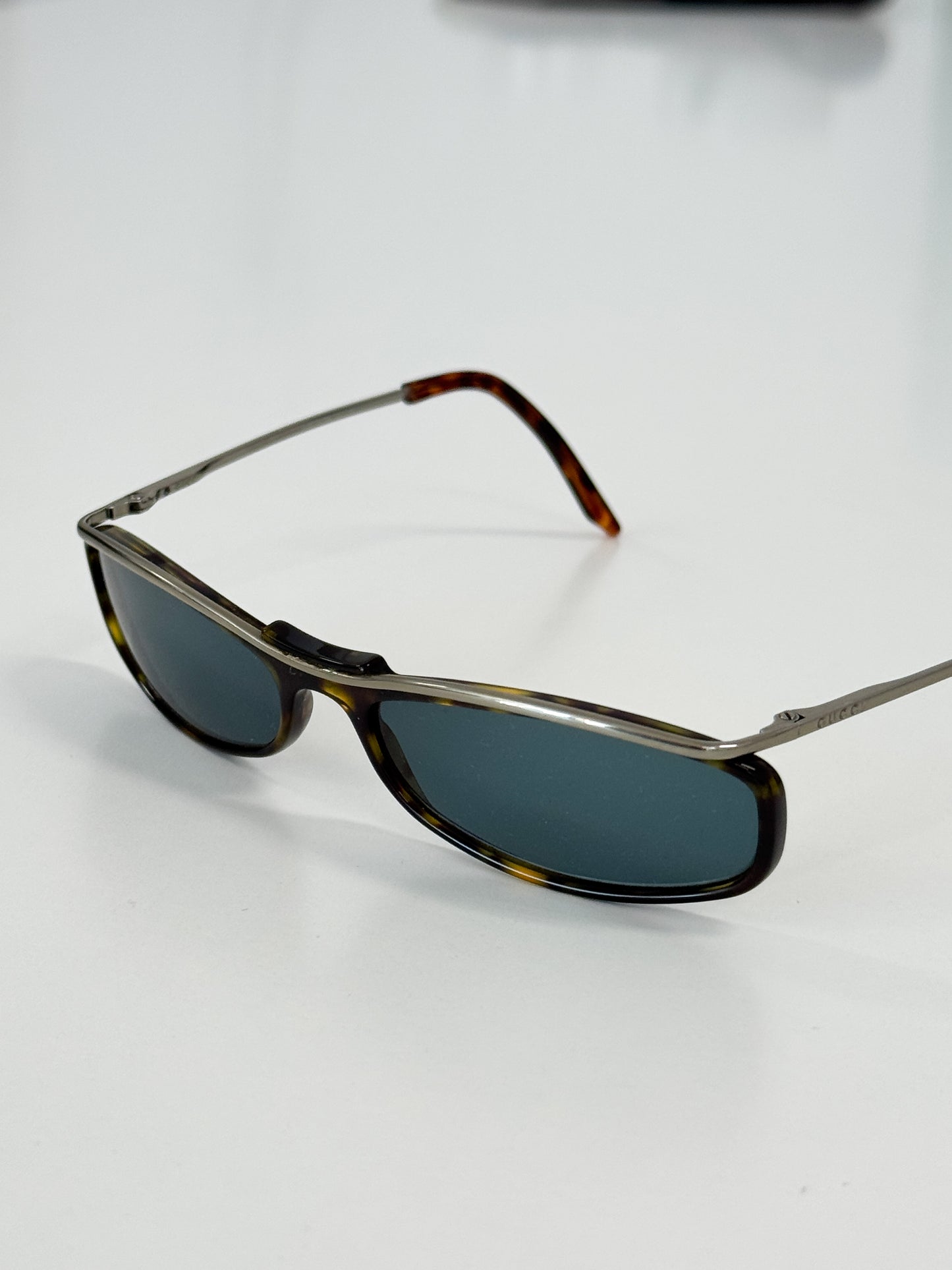 Gucci Floating Frame Sunglasses Silver FW2001