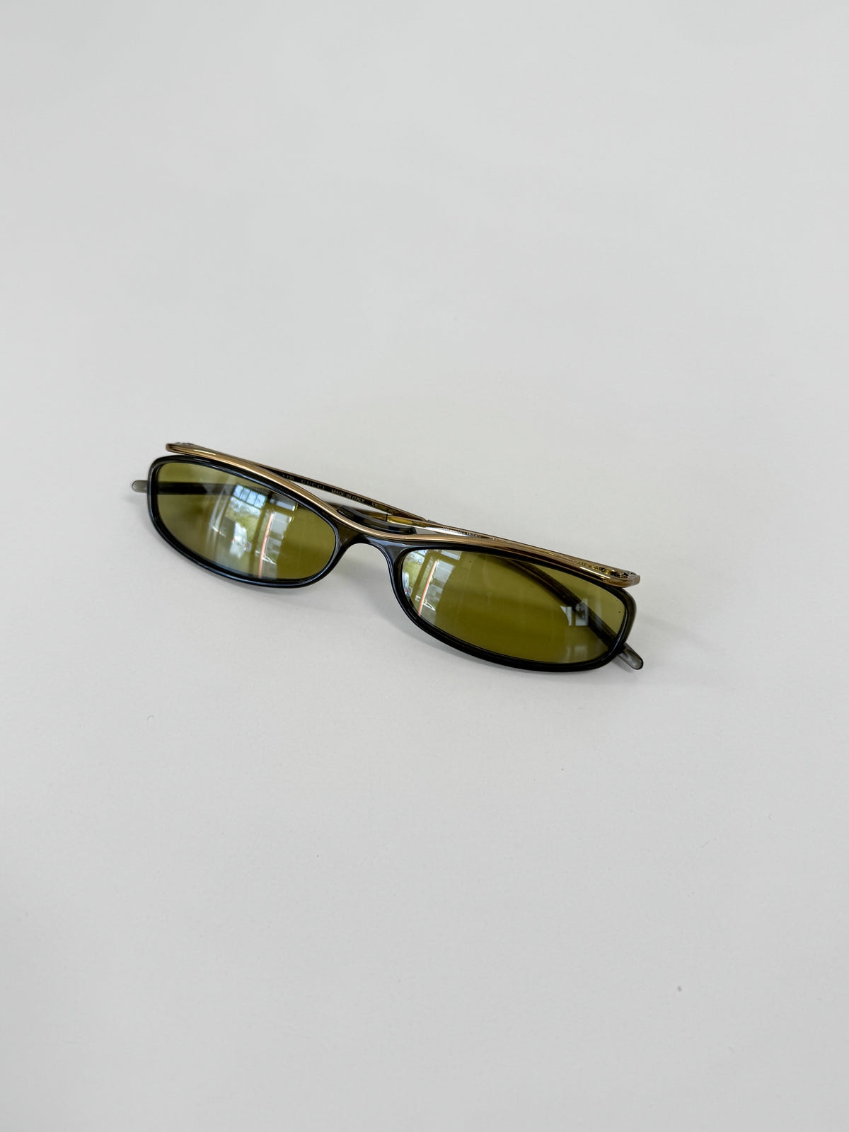 Gucci Floating Frame Sunglasses Gold FW2001