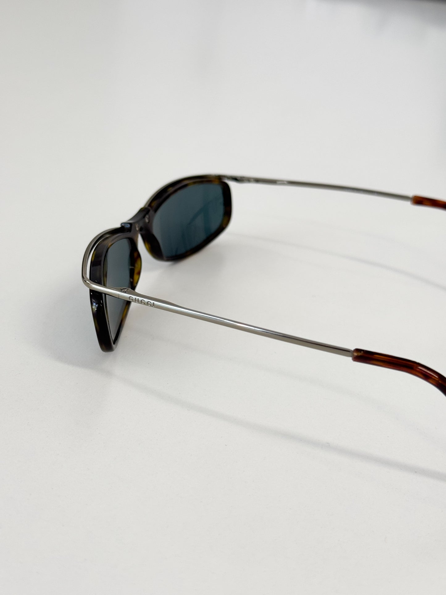 Gucci Floating Frame Sunglasses Silver FW2001