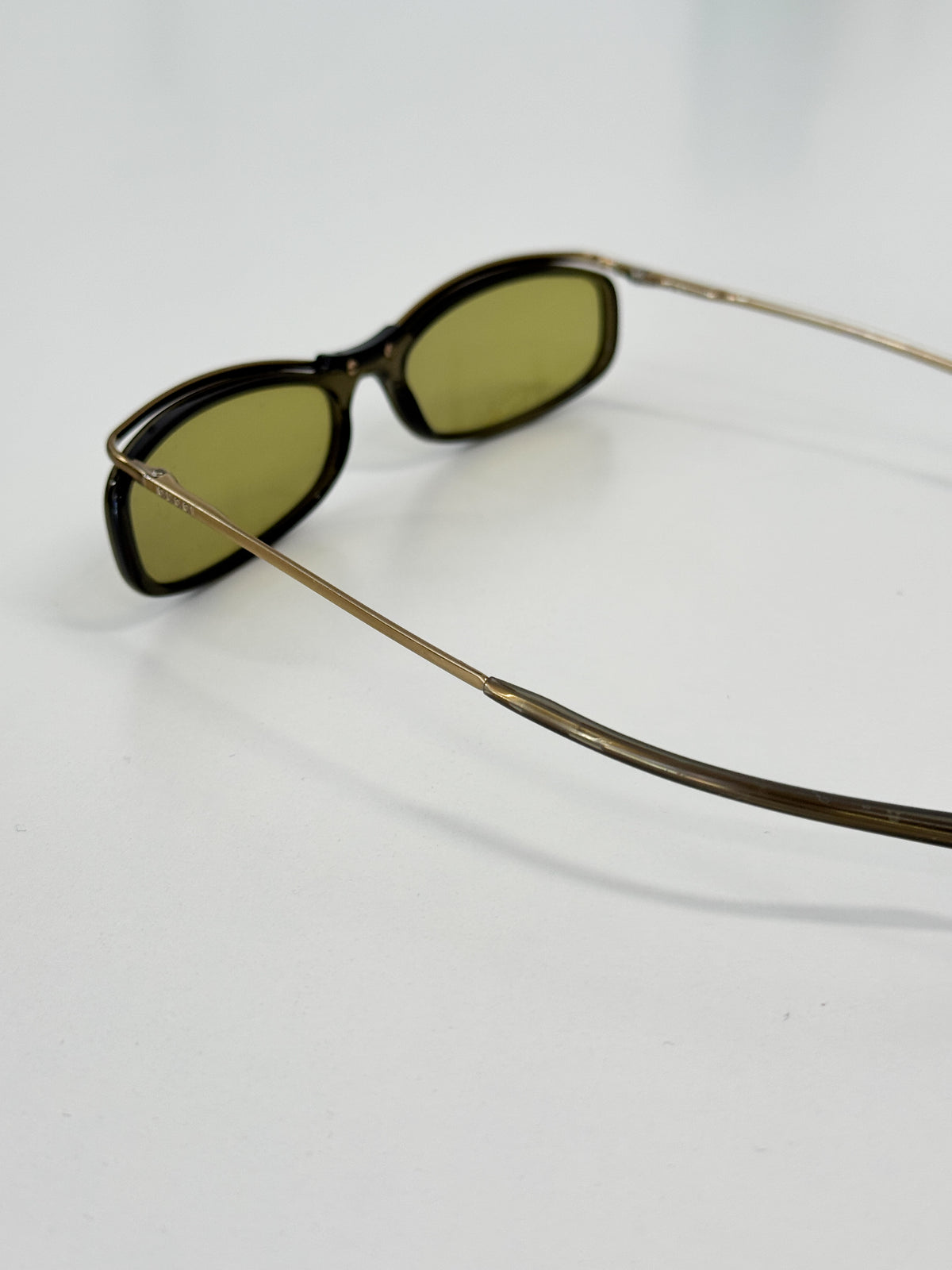 Gucci Floating Frame Sunglasses Gold FW2001